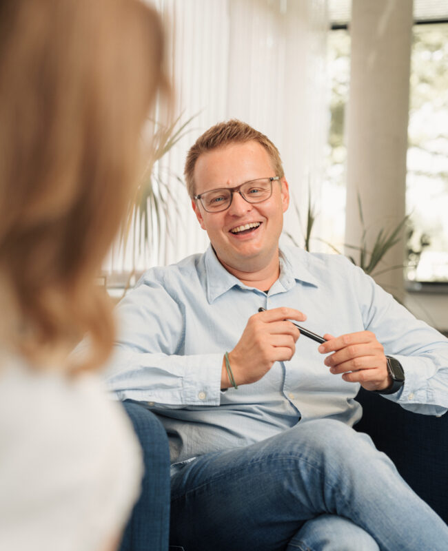 Coach für Persönlichkeits-Coaching im Gespräch